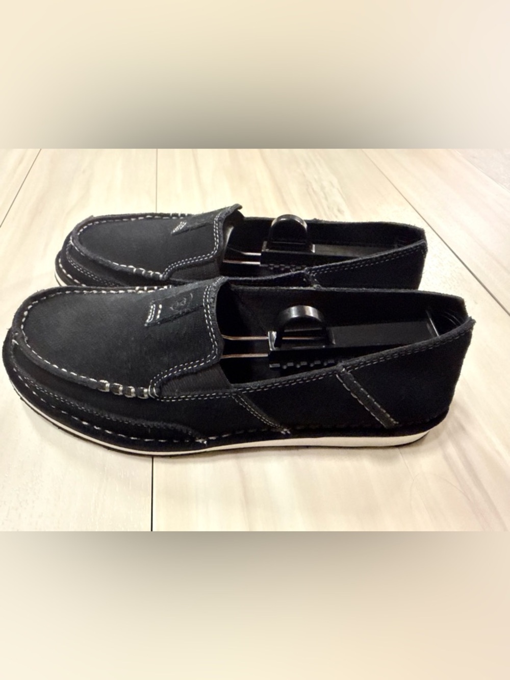 RARE Ariat women’s cruisers black suede - Picture 2 of 4